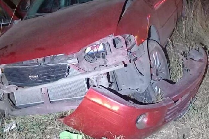 Auto se impacta contra árbol en la Pátzcuaro-Morelia; hay 3 lesionados