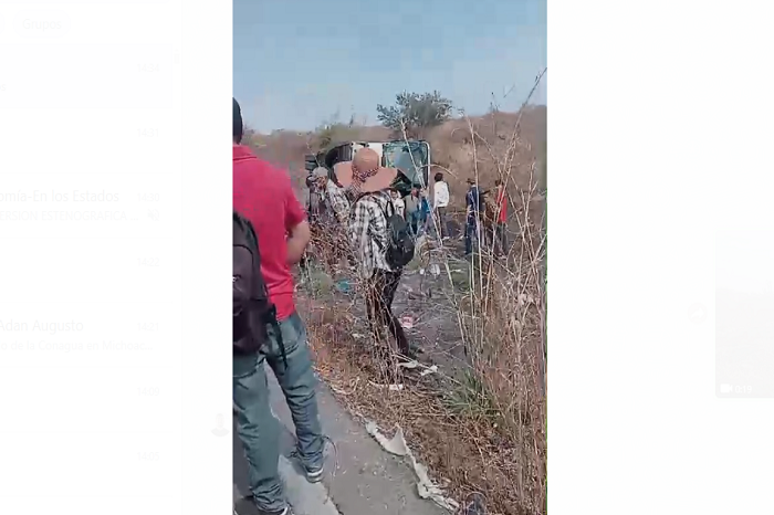 Autobús purépecha choca y deja varios muertos, sobre la carretera Nueva Italia-Uruapan