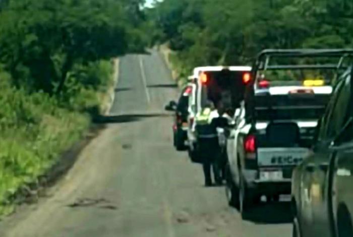 Automovilista muere tras la volcadura de su vehículo en la Morelia-Chiquimitío