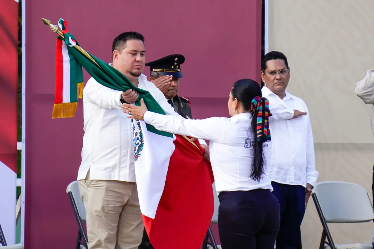Autoridades Conmemoran Día de la Bandera Nacional