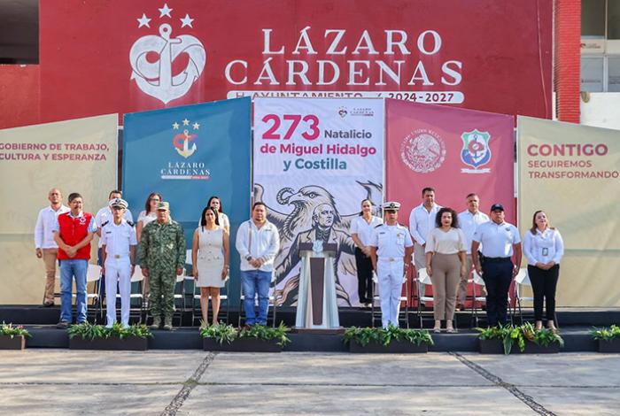 Autoridades de Lázaro Cárdenas conmemoran 273° Aniversario del Natalicio de Miguel Hidalgo