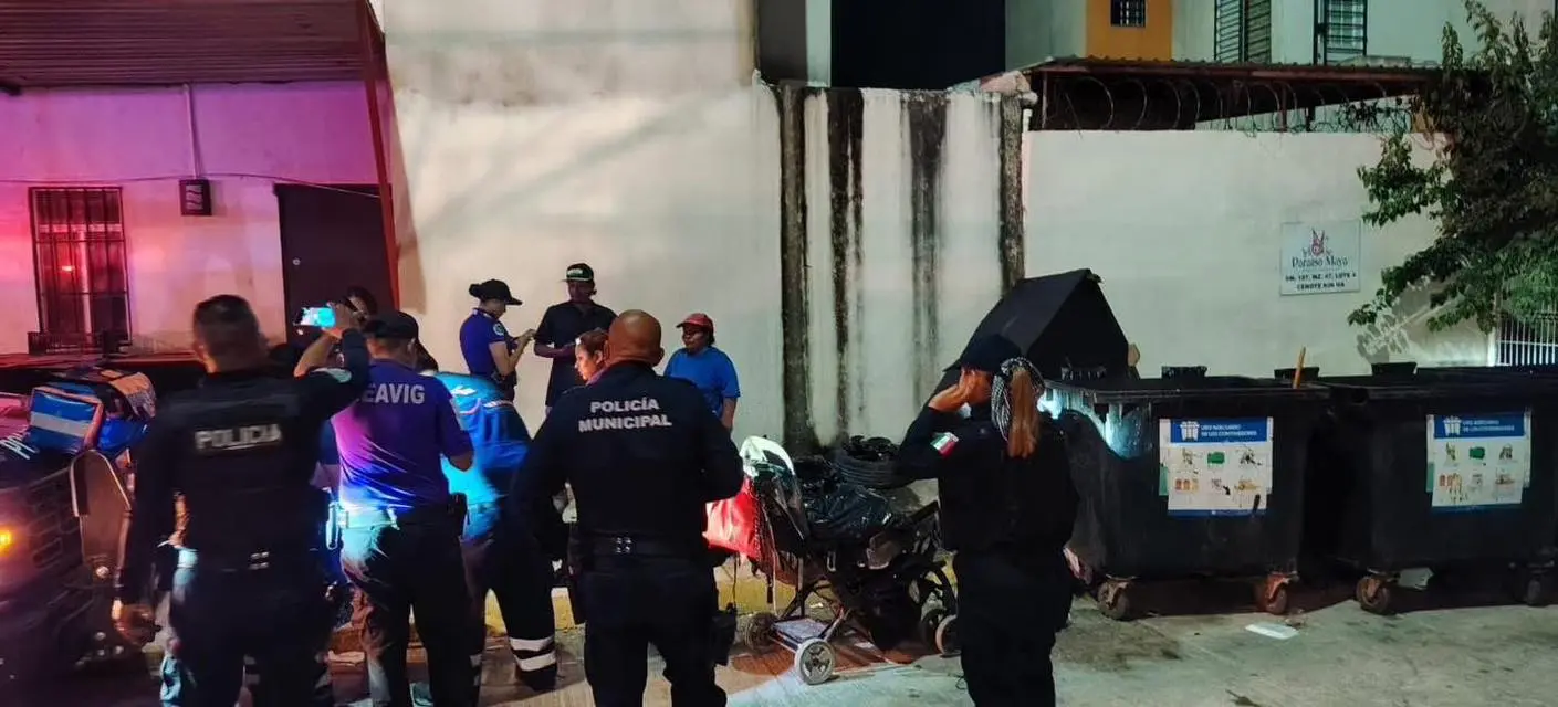 Autoridades detienen a madre de recién nacido encontrado en contenedor de basura en Cancún.
