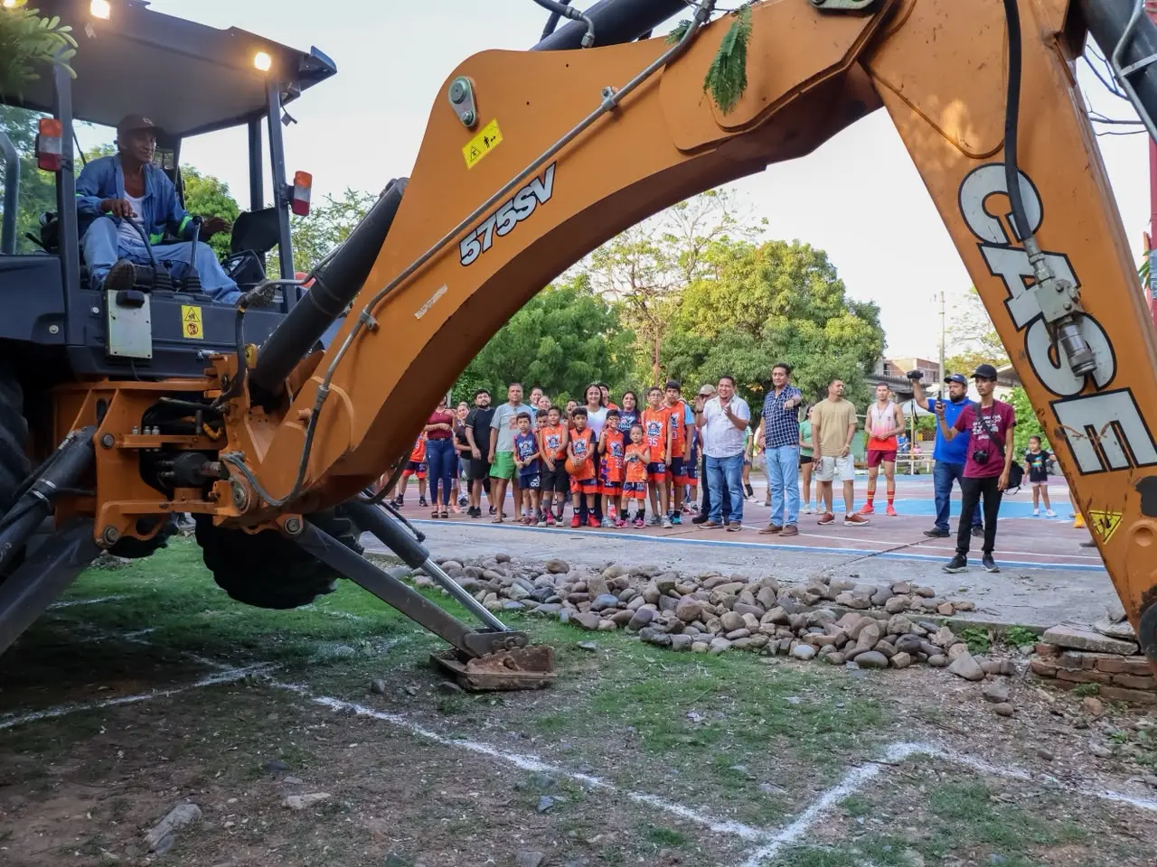 Autoridades Ponen en Marcha Construcción de Domo en Popular Indeco