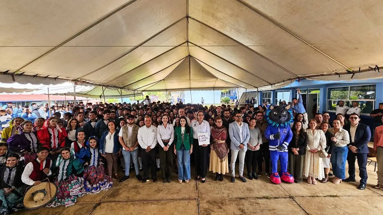 AUTORIDADES RECONOCEN A YOHANA MENDOZA POR SER LA PRESIDENTA MUNICIPAL QUE MÁS APOYO HA BRINDADO A COBAEM; INAUGURAN TRES AULAS NUEVAS PARA ESTUDIANTES DE ARIO