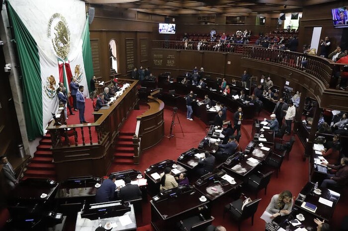 Avala Congreso de Michoacán reforma constitucional para desaparecer órganos autónomos