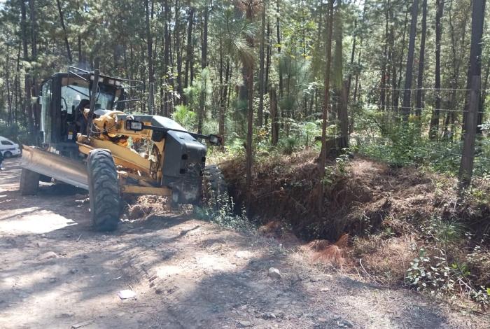 Avanza Morelia en intervención de caminos rurales