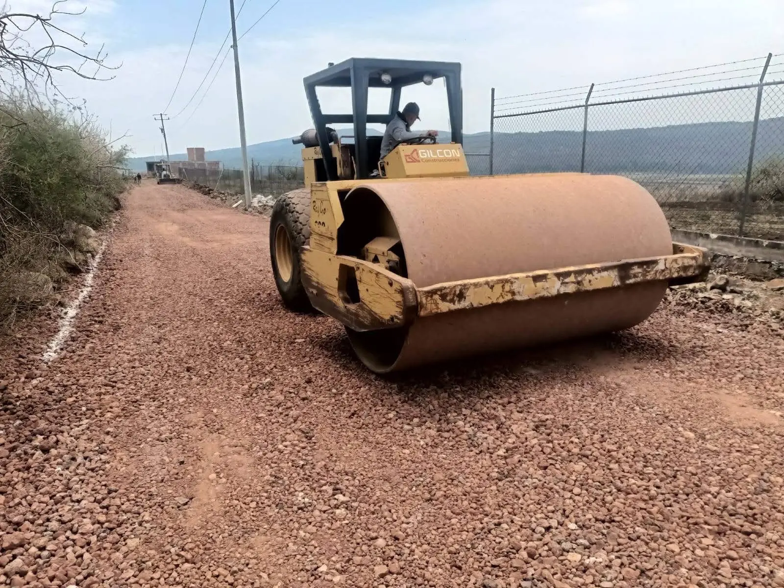 Avanzan obras de infraestructura en Morelos; gobierno de Julio César Conejo mejora acceso al nuevo panteón