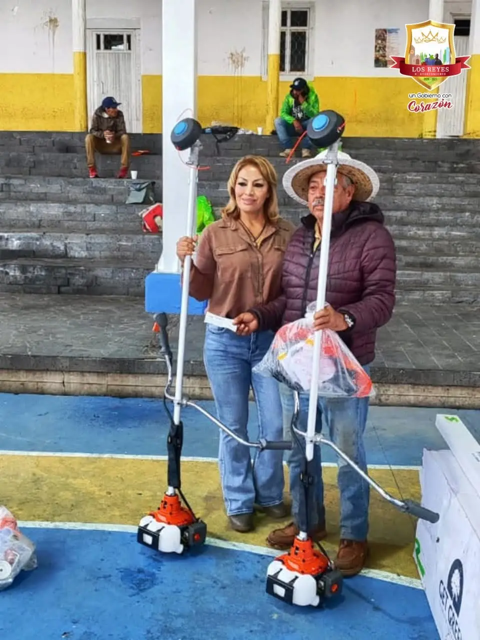 Ayuntamiento de Los Reyes fortalece el bienestar en Sicuicho con apoyos al campo y la vivienda