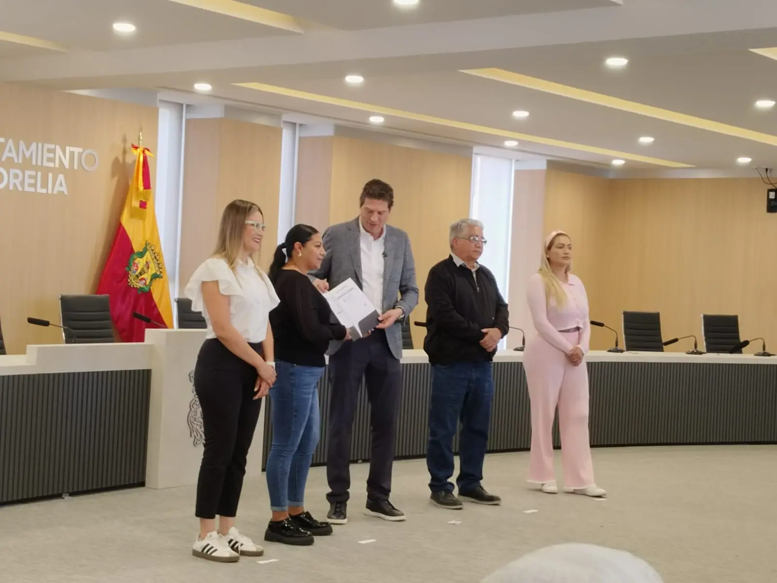 Ayuntamiento de Morelia entrega Plano de Autorización a la colonia Ampliación Los Sauces