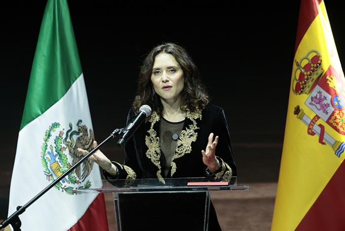 Ayuso dice que Sheinbaum y Sánchez "han puesto en peligro" a ella y a su equipo en México