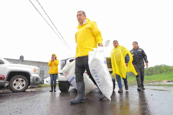 Barragán apoya con acciones de prevención en colonias del poniente ante el desfogue de la presa de Cointzio