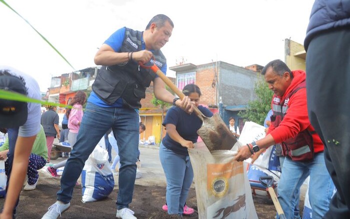 Barragán continúa apoyo a familias afectadas por desfogue de la Presa de Cointzio