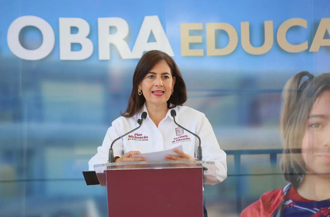 Becas e infraestructura fortalecen la educación en Michoacán: Gabriela Molina