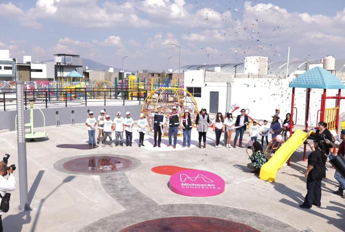 Bedolla cumple compromiso con la niñez de Zamora; inaugura parque infantil