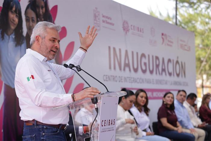 Bedolla defiende a migrantes ante amenaza de impuesto a remesas en EUA