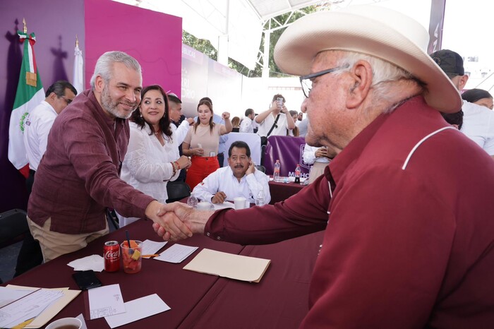 Bedolla en territorio; inicia en Jiquilpan primera audiencia pública