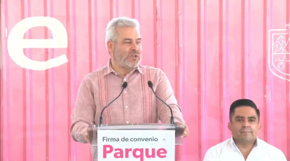 Bedolla firma convenio de Parque Bajío en Michoacán