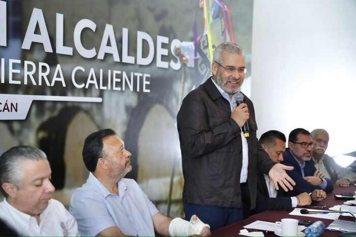 Bedolla realizará audiencias públicas en los 113 municipios