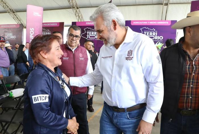 Bedolla recorre el oriente de Michoacán y anuncia audiencia pública en Epitacio Huerta