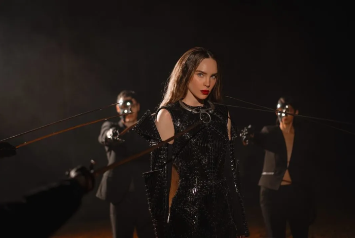 Belinda celebra “Indómita” y éxito de Cazzu en México