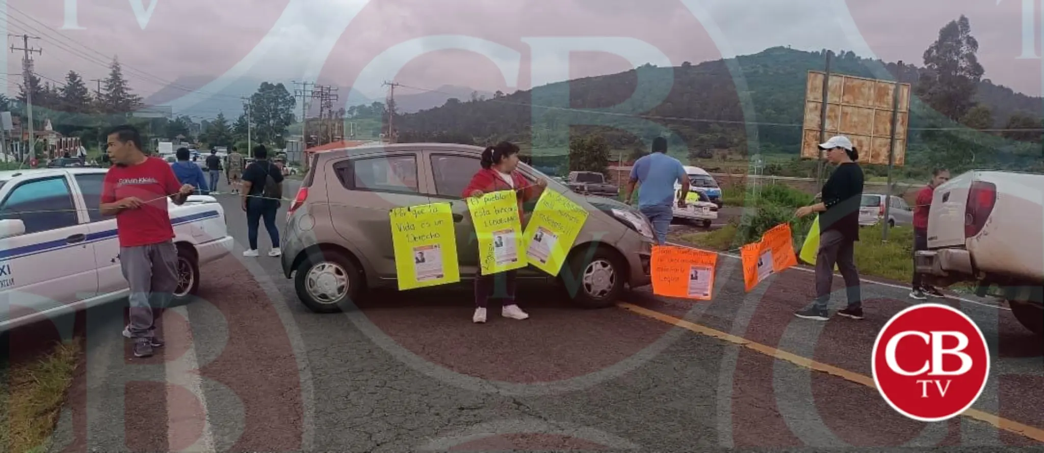 Bloquean carretera Pátzcuaro-Quiroga por desaparición de hombre