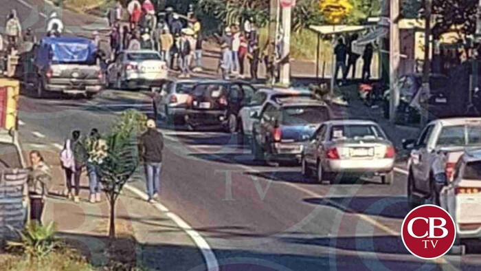 Bloquean carreteras Jacona-Tingüindin y Zamora-Zacapu