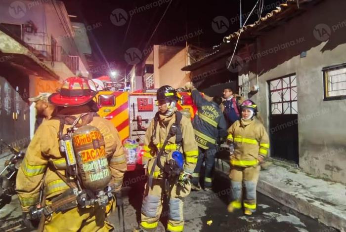Bomberos atienden incendio en el centro de Zacapu
