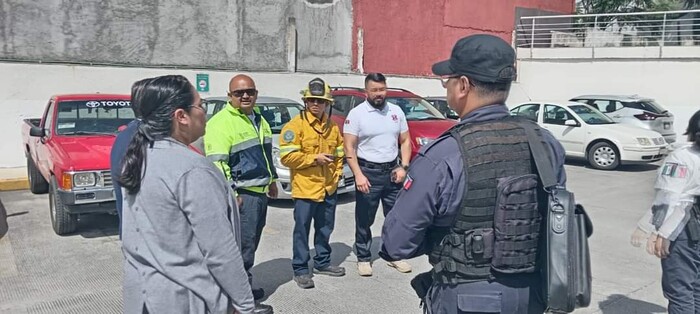 Bomberos de la CEPCM atienden reporte de fuga de gas en el Banco de Sangre