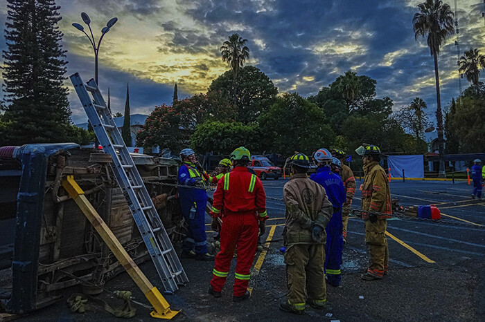 Bomberos Municipales y Paramédicos recibieron curso técnico en rescate vehicular