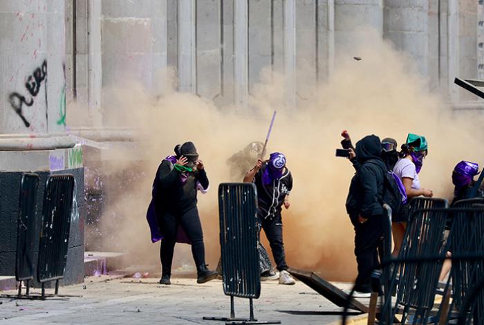 "¡Ábrenos, Claudia!": El 8M reabre críticas a Sheinbaum y debate sobre el movimiento