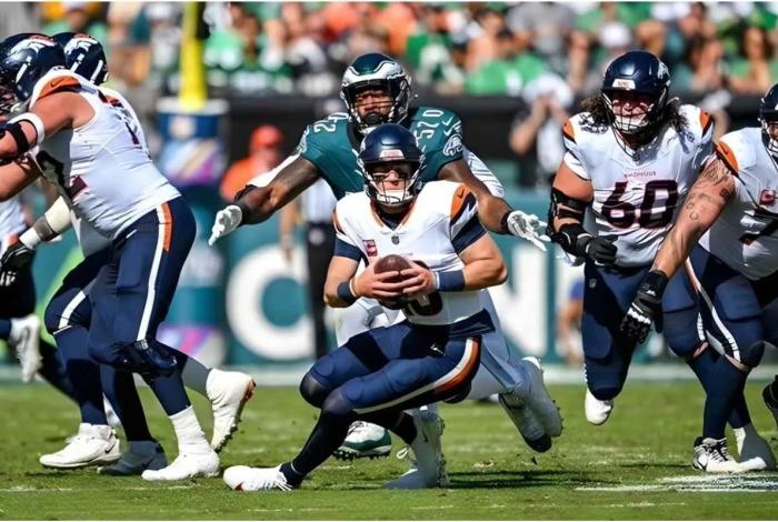 Broncos frenan a los campeones Eagles en su casa