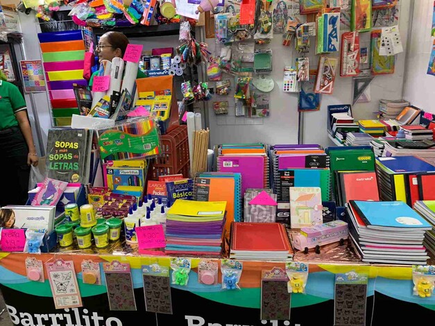 Buenas ventas registran comerciantes en la 14ª Feria de Regreso a Clases