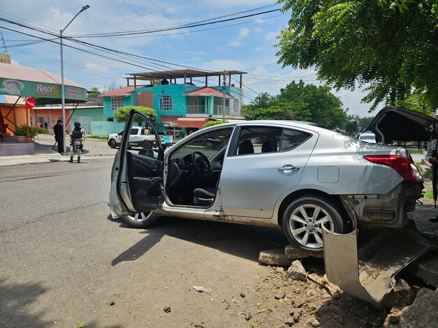 Burlan retén, disparan a la Policía y se estrellan en Apatzingán