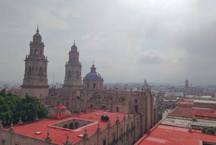 Calor, neblina y lluvia este viernes en Michoacán