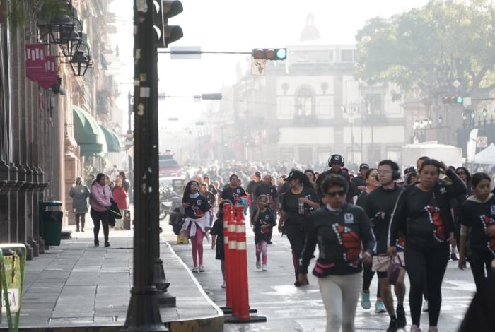 Caminan, trotan y corren con el IMSS más de dos mil personas