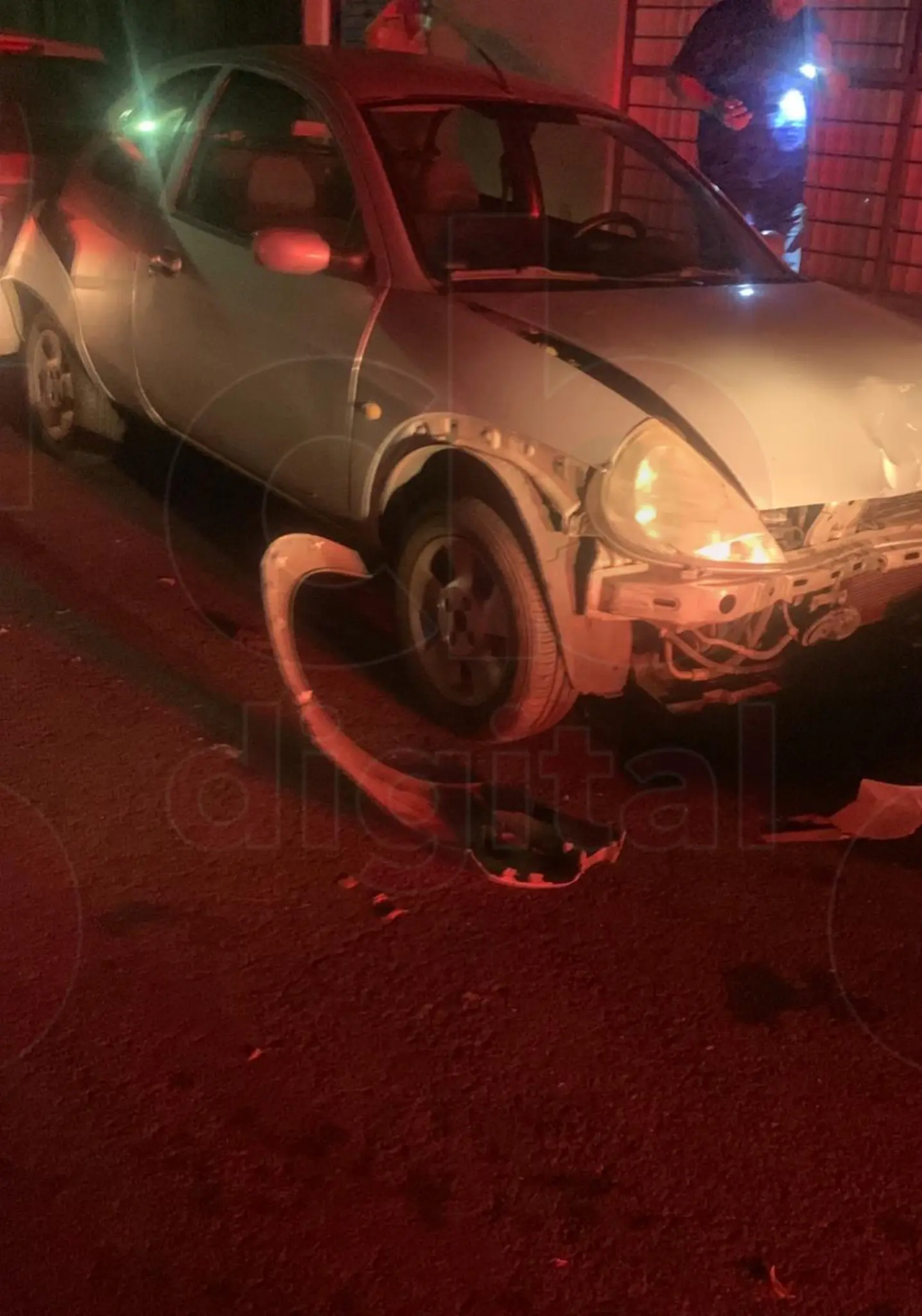 Camioneta choca dos autos al escapar de una patrulla en Morelia