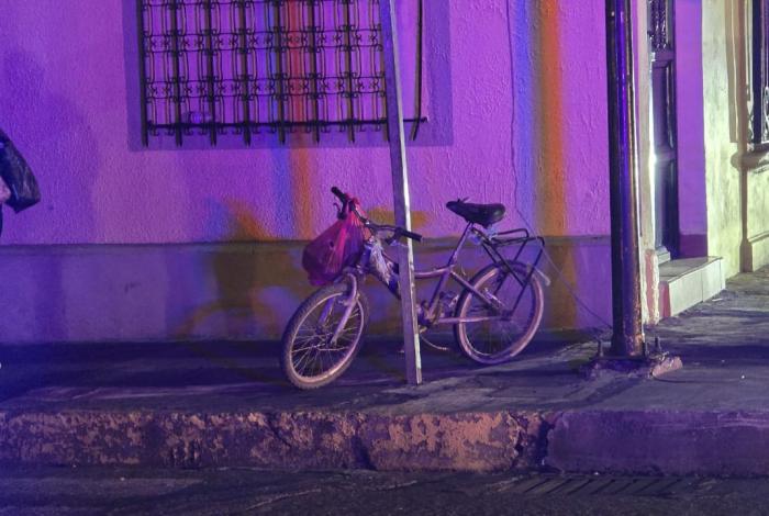 Camioneta embiste a ciclista, en la zona Centro de Zamora