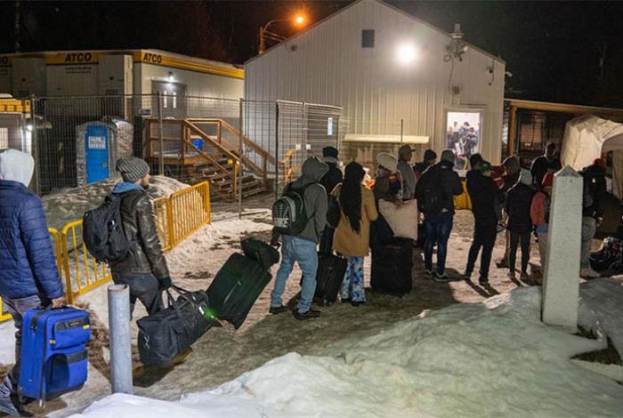 Canadá amenaza con deportar a EUA a decenas de miles de migrantes irregulares