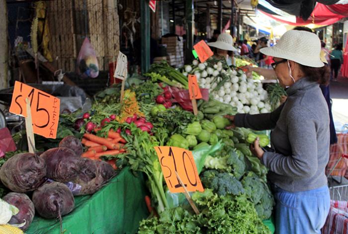 Canasta básica: En el Tianguis de la Feria cuesta 935 menos; lo más caro en Morelia, Walmart