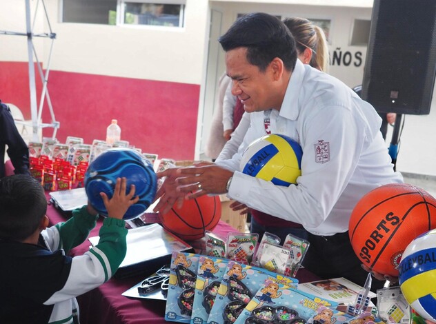 Canjean juguetes bélicos por otros recreativos en Morelia