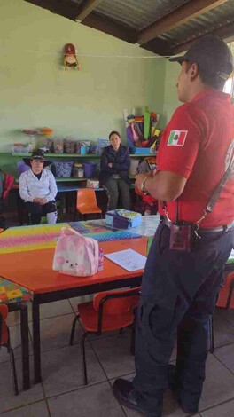 Capacita Protección Civil de Morelos a padres de familia sobre prevención de intoxicaciones y accidentes