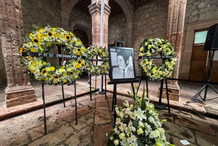 Cárdenas honra memoria de Ovando Hernández en su 37 aniversario luctuoso