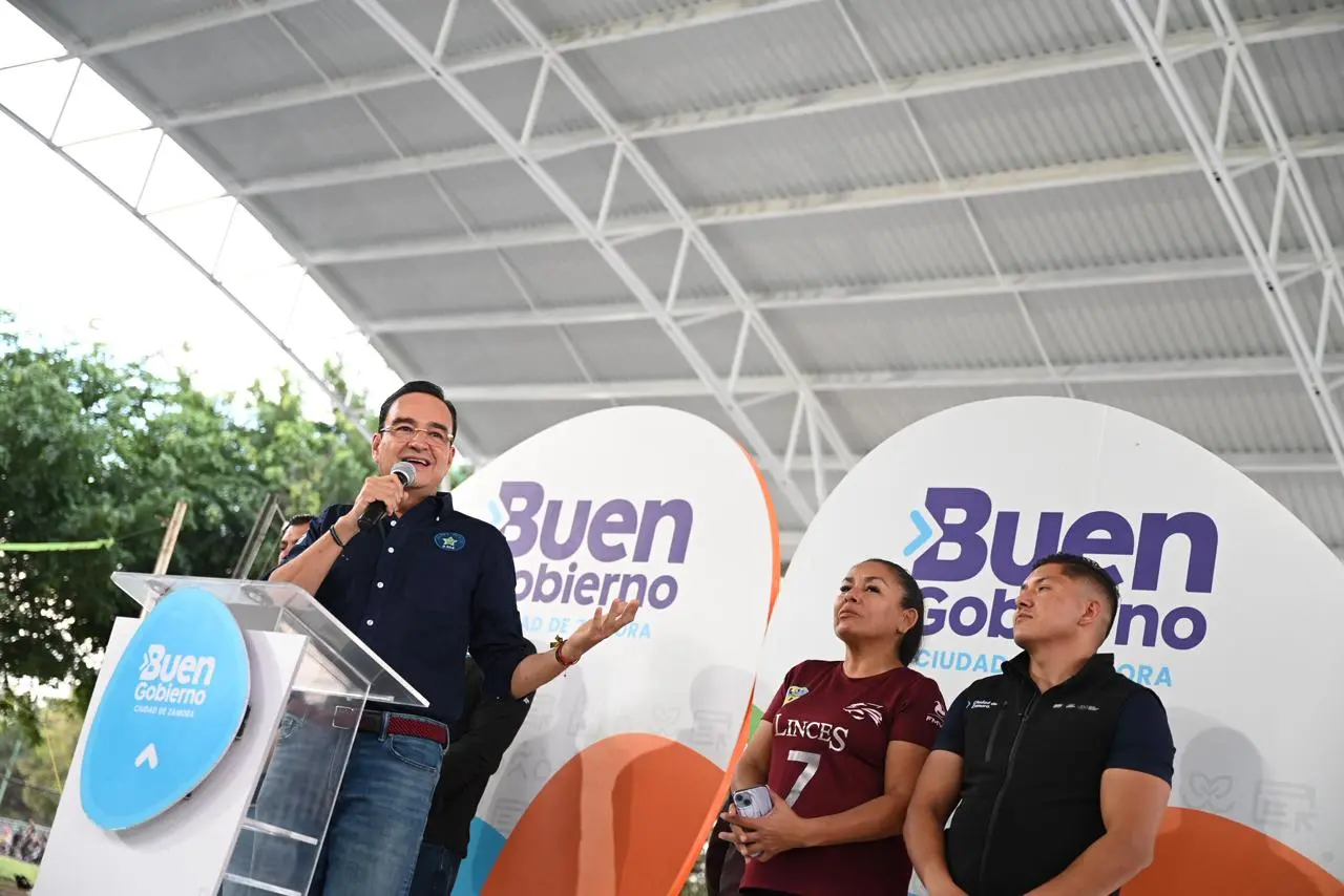 Carlos Soto entregó rehabilitación de techumbre en la Unidad Deportiva El Chamizal