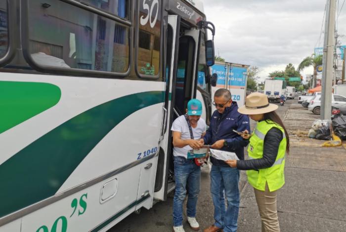 Carlos Soto refuerza, junto al Gobierno del Estado, el ordenamiento del transporte público y motociclistas en Zamora
