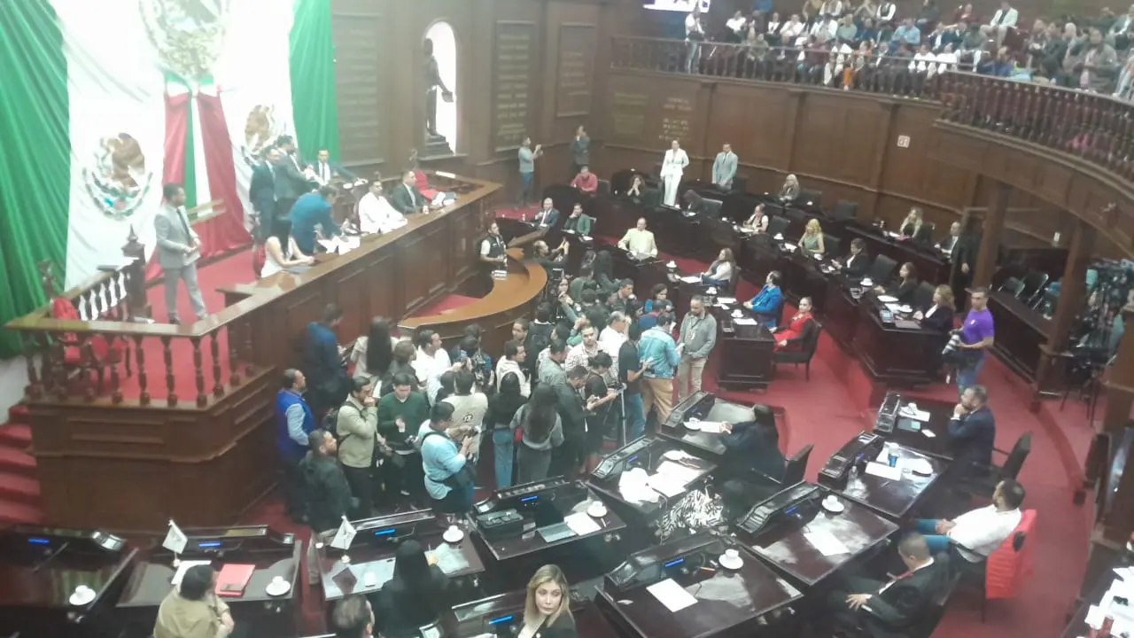 Carlos Torres Piña es designado como nuevo fiscal general de Michoacán