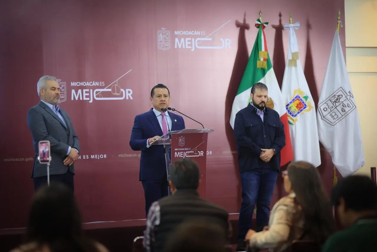 Carlos Torres Piña expone avances contundentes de tres casos