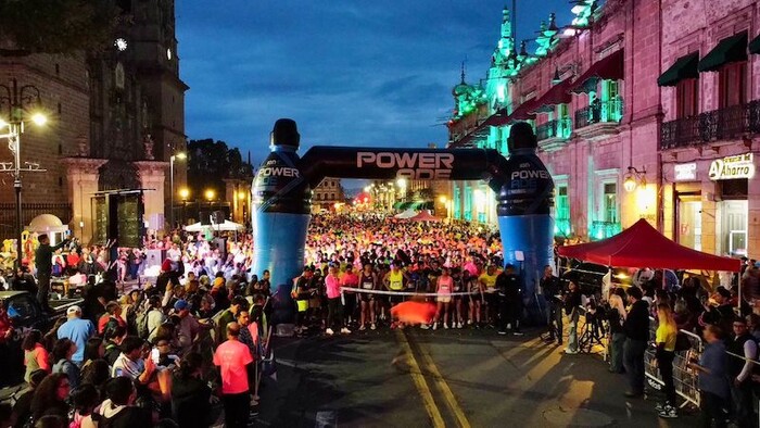 Carrera “Run Neón Morelia” reúne a 1200 participantes