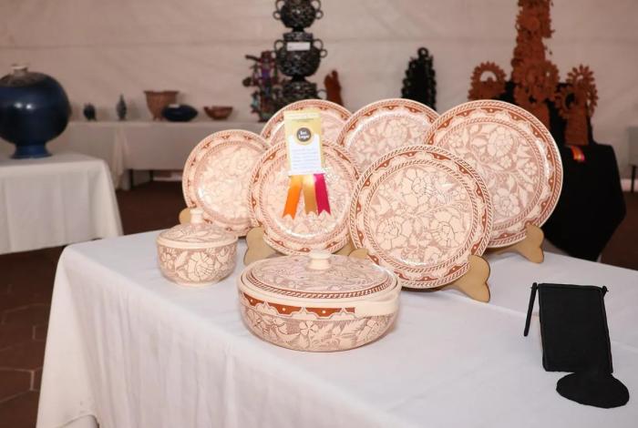 Casart premia creatividad y originalidad de piezas en arte plumario, cantería y alfarería