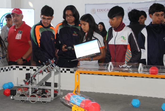 Cecytem arranca torneo regional de robótica en Penjamillo