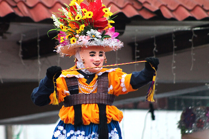 Celebra Angahuan espectacular concurso de Kúrpites y la danza de los feos